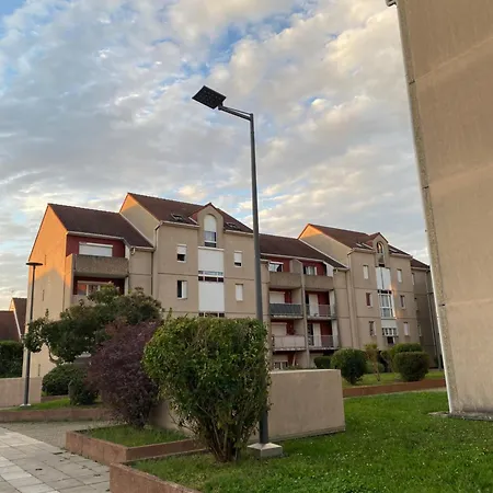 Le Balcon Des Marots - - 2 Places De Cinema Offertes トロワ